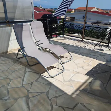 Music Apartment *