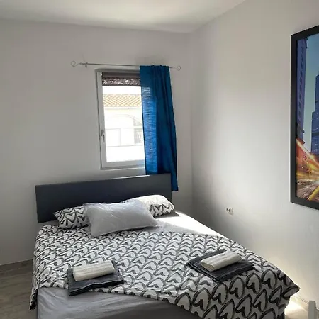 Music Apartment Vir